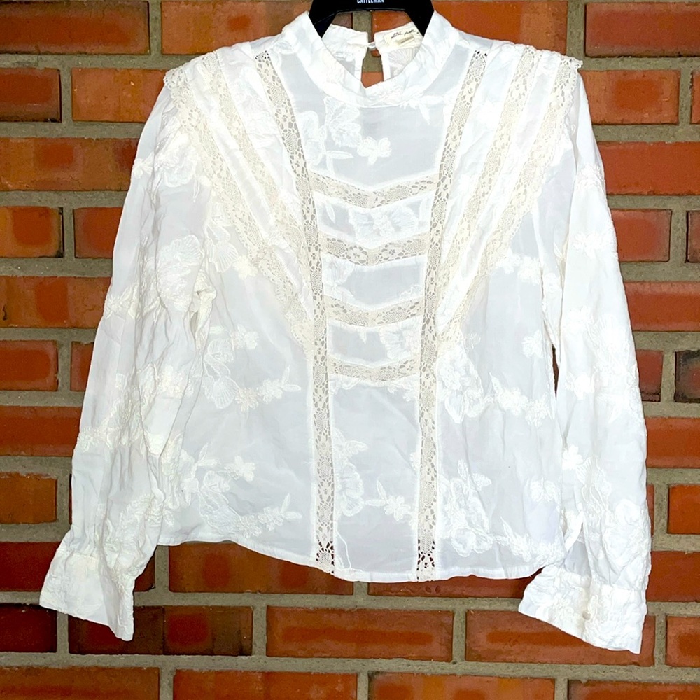 Ultra pink white Johnnywasstyle top embr 100% cotton large like new